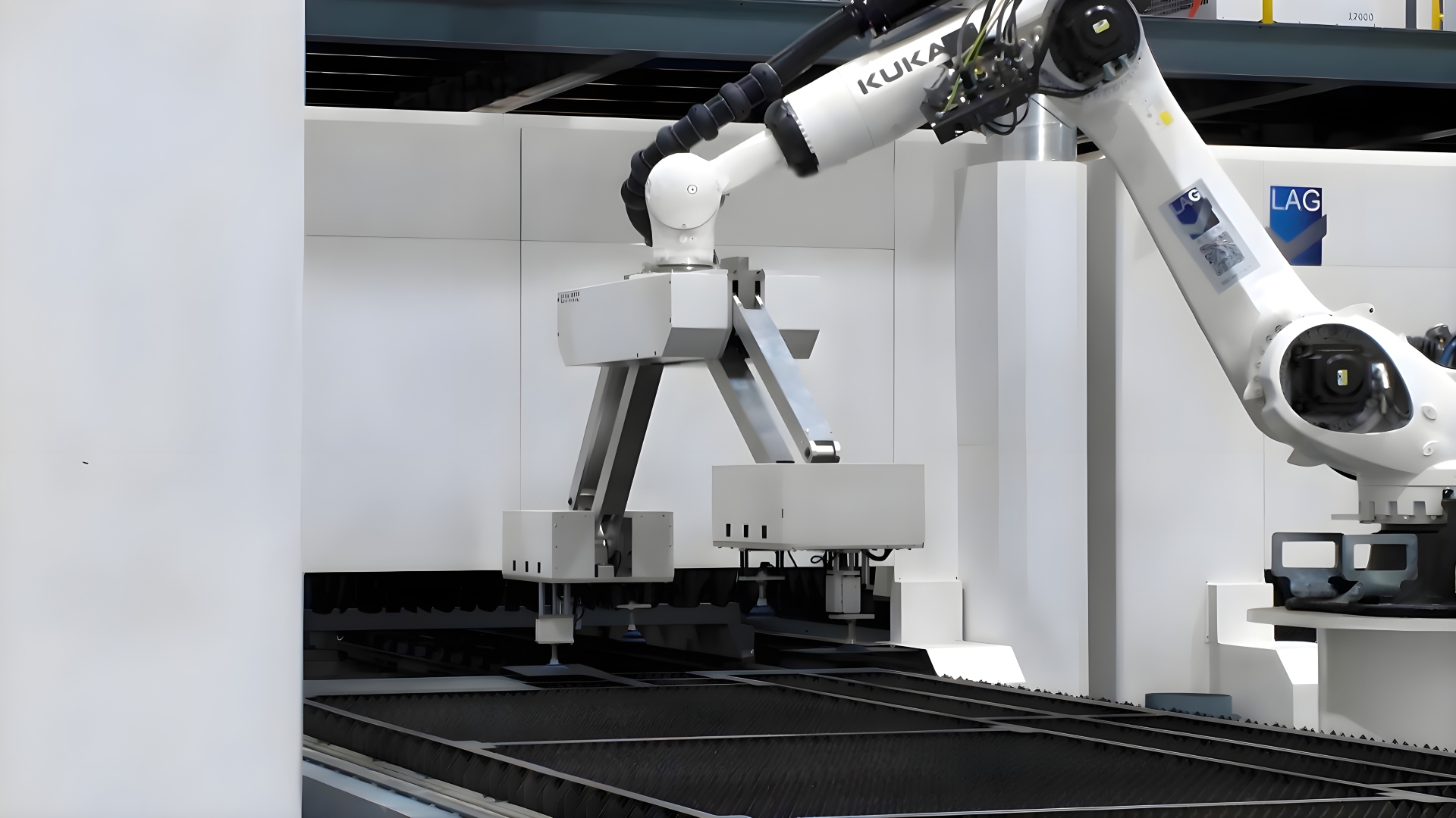 Robot Sorting Laster Cutting Cell